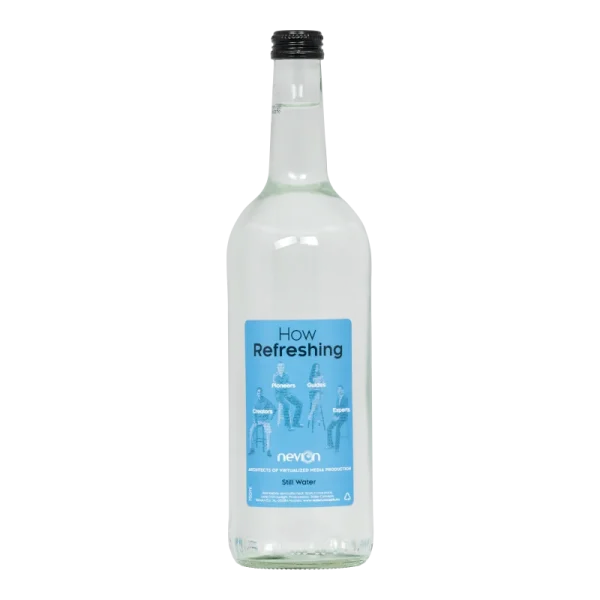 Water Concepts - Glazen fles water met logo en etiket