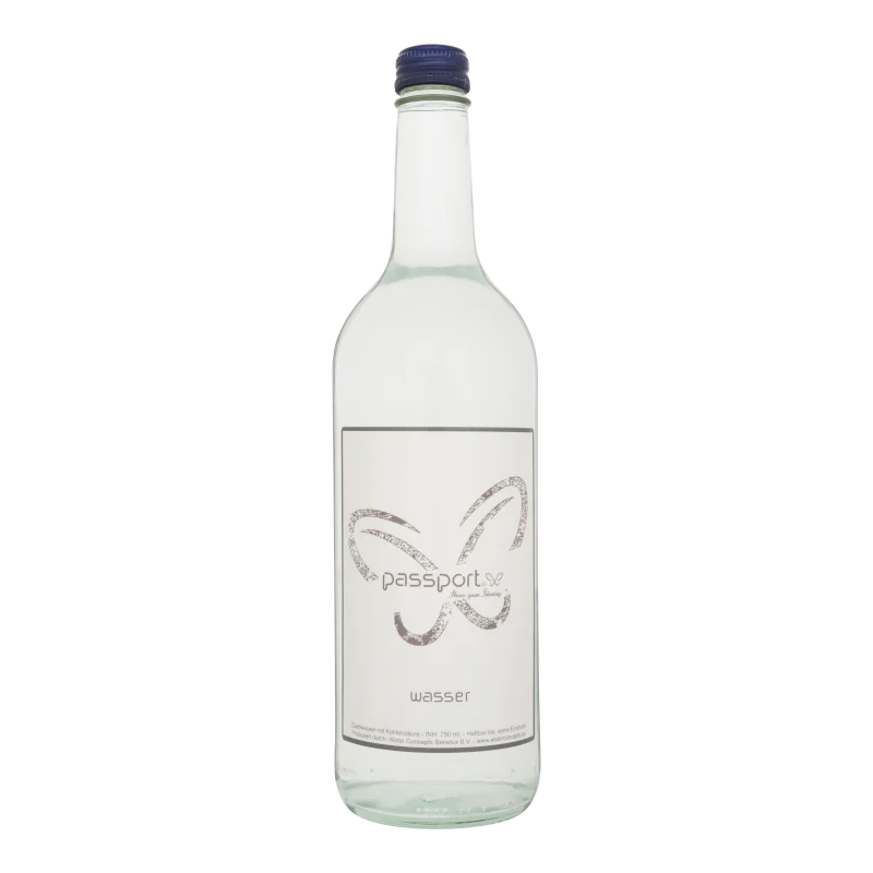 Water Concepts - Glazen fles water met logo en etiket